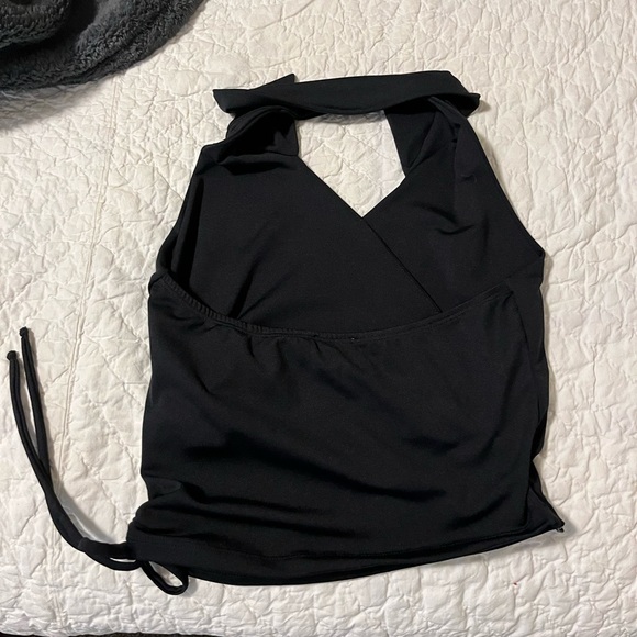 Cropped collared halter top. Size S. - Picture 3 of 4